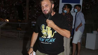 O Χρήστος Φερεντίνος στο πλευρό των εθελοντών πυροσβεστών