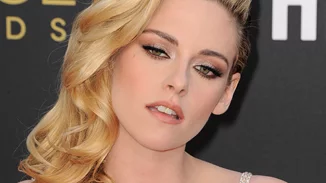 90s Runway Waves | Το σέξι χτένισμα για μακριά ή μεσαίου μήκους μαλλιά που θα βλέπεις παντού φέτος