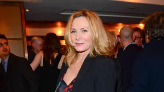 What a body | H Κim Cattrall ποζάρει με μαγιό στα 65 της και είναι όπως ακριβώς περίμενες