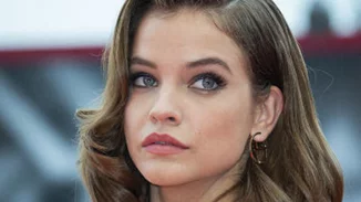 H Barbara Palvin με ένα από τα πιο φθινοπωρινά μακιγιάζ που θα λατρέψεις φέτος