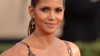 Halle Berry | Το μυστικό της καλλίγραμμης και δυνατής σιλουέτας της στα 56