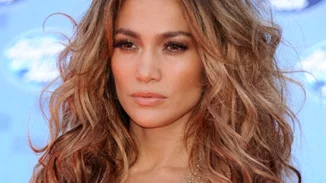 "Πώς να δώσω όγκο στα μαλλιά μου;" | Δες 3 hair hacks από τον αγαπημένο hairstylist της JLo