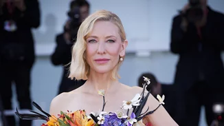 Φεστιβάλ Βενετίας | Η red carpet εμφάνιση της Cate Blanchett που αποδεικνύει πως τα florals είναι groundbreaking
