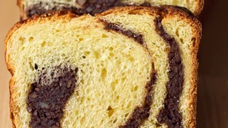 Η καλύτερη συνταγή για κέικ βανίλια με σοκολάτα πραλίνα από την Αργυρώ Μπαρμπαρίγου