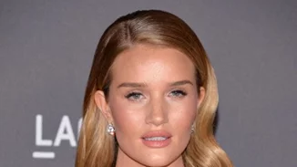 Less is more | To makeup look της Rosie Huntington-Whitely που είναι ό, τι πρέπει για την καραντίνα