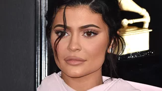 Το εύκολο τρικ για να αποκτήσεις τα ζουμερά χείλη της Kylie Jenner