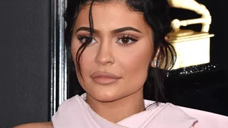 Όλες οι φορές που η Kylie Jenner είχε τα πιο αμφιλεγόμενα μανικιούρ