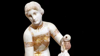 Η "Αφροδίτη με το χρυσό μπικίνι" στο Μουσείο της Ακρόπολης με αφορμή την Ημέρα της Γυναίκας