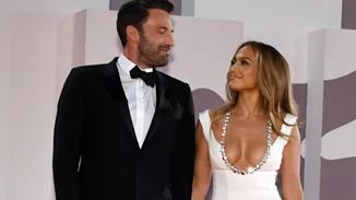 Η Jennifer Lopez και ο Ben Affleck αρραβωνιάστηκαν | Η ανακοίνωση στα social media
