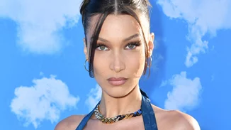 Η Bella Hadid έχει την πιο εντυπωσιακή συλλογή με τσάντες Louis Vuitton