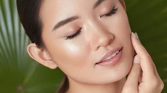 Απόκτησε την πιο λαμπερή επιδερμίδα που είχες ποτέ ενώ κοιμάσαι