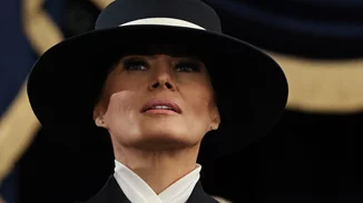 Όλη η προσοχή στα χείλη της | Η Melania Trump με το πιο hot χρώμα κραγιόν της σεζόν