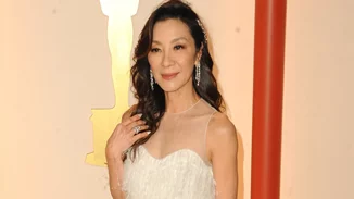 Michelle Yeoh |  "Μην επιτρέπετε να σας βάζει κανένας σε κουτάκια"