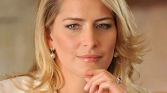 "Ένα κερί για όλους…" | Η Τατιάνα Μπλάτνικ προσεύχεται για τα θύματα του τραγικού δυστυχήματος στα Τέμπη