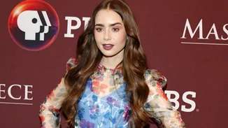 French Mani with a twist | Το "περίεργο" χρώμα νυχιών της Lily Collins