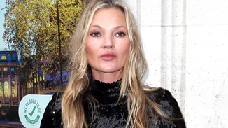 Kate Moss | Ανακοινώνει τα συναρπαστικά νέα της ποζάροντας ολόγυμνη