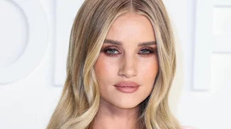 Rosie Huntington - Whiteley | Η makeup ρουτίνα που ακολουθεί στην (προχωρημένη) εγκυμοσύνη της