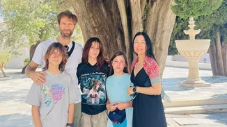 Μάξιμος Μουμούρης και Νάντια Γιαννακοπούλου | Στην Επίδαυρο μαζί με τις πανέμορφες κόρες τους - Οι υπέροχες οικογενειακές φωτογραφίες