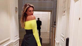 Ελισάβετ Τσάκου | Η κόρη της Σήλιας Κριθαριώτη διασκεδάζει στο Λονδίνο με τον αδερφό της φορώντας το πιο εντυπωσιακό και glam φόρεμα