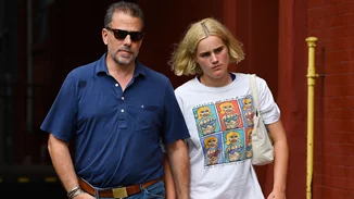 Η Μaisy Biden δε φοβάται να τσαλακωθεί | Η 21χρονη Tiktoker εγγονή του Προέδρου των ΗΠΑ  είναι το πιο cool μέλος της οικογένειας