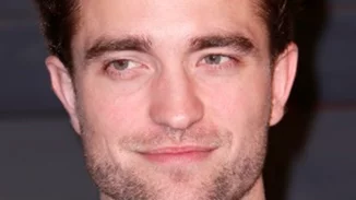 Θαυμαστές εγκωμιάζουν τη φωνή του Robert Pattinson ως Batman σε νέο teaser