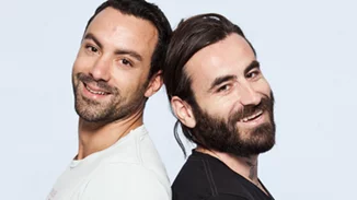 Σάκης Τανιμανίδης – Γιώργος Μαυρίδης | To πρώτο τους ταξίδι για τα γυρίσματα του World Party