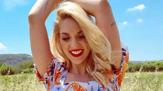 Μαντώ Γαστεράτου | "Ντρέπομαι να ανεβάσω κοντινή φωτογραφία μου δίχως μακιγιάζ"