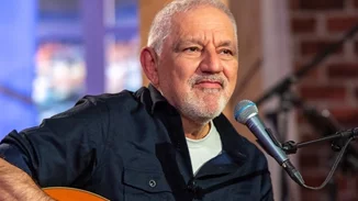 Ο Νίκος Πορτοκάλογλου ανέβασε την πιο τρυφερή φωτογραφία με τη 2χρονη εγγονή του