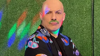 Νίκος Μουτσινάς | "Δεν με νοιάζει αν κάποιος με πει γκέι ή straight για να με αποδεχτεί. Με νοιάζει να αποδεχτώ εγώ τον εαυτό μου"