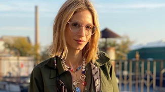 Η Σοφία Καρβέλα έχει κοιλιακούς "πέτρα" | Ποζάρει με ρούχα γυμναστικής και εντυπωσιάζει