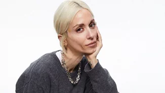 Η Σοφία Καρβέλα ποζάρει με φουσκωμένη κοιλίτσα και τρελαίνει το Instagram