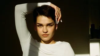 Κυβέλη GNTM | Η πρώτη δημόσια εμφάνιση στα μπουζούκια, μετά το τροχαίο δυστύχημα στο οποίο ενεπλάκη