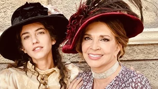 "Σμύρνη μου αγαπημένη" | Τα θριαμβευτικά σχόλια στο Twitter και το "ευχαριστώ" στη Μιμή Ντενίση