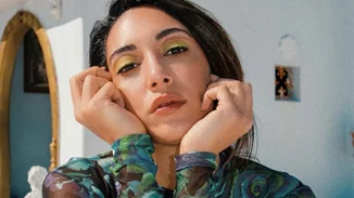 Ευγενία Σαμαρά | Φόρεσε το ολόλευκο μπικίνι της και έκανε το πρώτο της μπάνιο στα νερά των Κυκλάδων