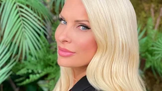 Η Ελένη Μενεγάκη μιλάει για την παρεξήγηση με τη φωτογραφία της κόρης της, Λάουρας | "Δεν είναι το παιδί μου! Μία μάνα κλαίει!"