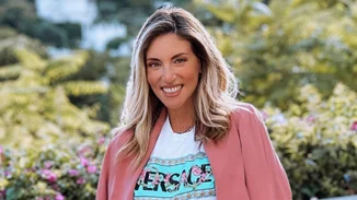 Αθηνά μου, πού το έκρυβες αυτό το σώμα; Η αγαπημένη ηθοποιός ποζάρει με εσώρουχα και εμείς "μετράμε" κοιλιακούς