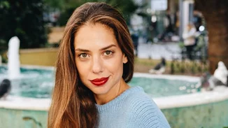 25 χρόνια πριν | Η Ηλιάνα Μαυρομάτη ποζάρει με τη μητέρα της, Λίλα Καφαντάρη σε ένα σπάνιο στιγμιότυπο