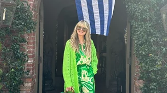 Το ελληνικό Πάσχα της Heidi Klum | Τσούγκρισε αυγά και απόλαυσε τα ελληνικά έθιμα