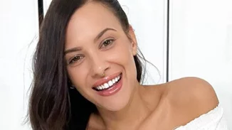 Η εγκυμονούσα Λάουρα Νάργες επιστρέφει στις επαγγελματικές της υποχρεώσεις μετά από 4 μήνες