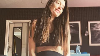 Τρίτη εγκυμοσύνη για το γνωστό μοντέλο | Η γλυκιά φωτογραφία με τη φουσκωμένη κοιλίτσα