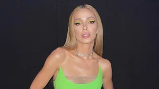 "H Ελένη Φουρέιρα δεν ήρθε σήμερα γιατί ή έχει κάποιο performing να κάνει ή θα είναι έγκυος"