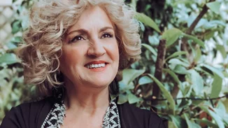 Η Φαίδρα Νταϊόγλου πιο εντυπωσιακή και όμορφη από ποτέ | H σπάνια δημόσια εμφάνιση με τη μητέρα της, Υρώ Μανέ