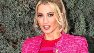 Η Κωνσταντίνα Σπυροπούλου αποκάλυψε και επίσημα το όνομα του γιου της, μέσα από τις χαριτωμένες λαμπάδες που πήρε για το πρώτο του Πάσχα