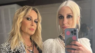 Σοφία Καρβέλα | "Πέρασα δύσκολα - Με τους γονείς μου δεν υπήρχε ποτέ η τυπική σχέση μαμά-μπαμπάς"