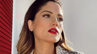 Η Μαίρη Συνατσάκη φοράει mini φόρεμα και μας δείχνει πώς είναι το σώμα της 1 μόλις μήνα μετά τη γέννηση της κόρης της