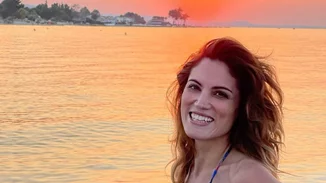 Μαίρη Συνατσάκη | Η ξέγνοιαστη βόλτα στην παραλία με καλούς φίλους