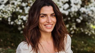 Τόνια Σωτηροπούλου | Το άκρως θηλυκό άρωμα που φορά εδώ και 20 χρόνια