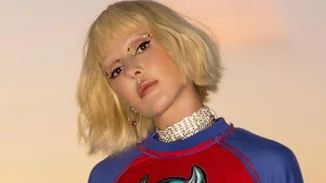 Η Τάμτα σε μία σπάνια, ασπρόμαυρη φωτογραφία από τα παιδικά της χρόνια