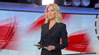 Η Ράνια Τζίμα φωτογραφίζει την πανέμορφη κόρη της, Ελένη, στη Νίσυρο