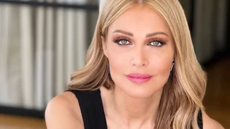 Νατάσα Θεοδωρίδου | Για σουβλάκι με τους συνεργάτες της στην "Ακτή Πειραιώς"